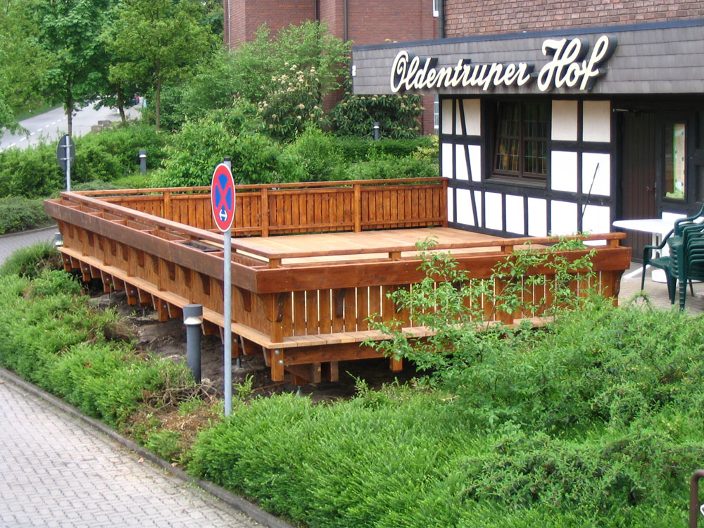 Balkone aus holz erhöhen die lebensqualität sei es im landhaus ...